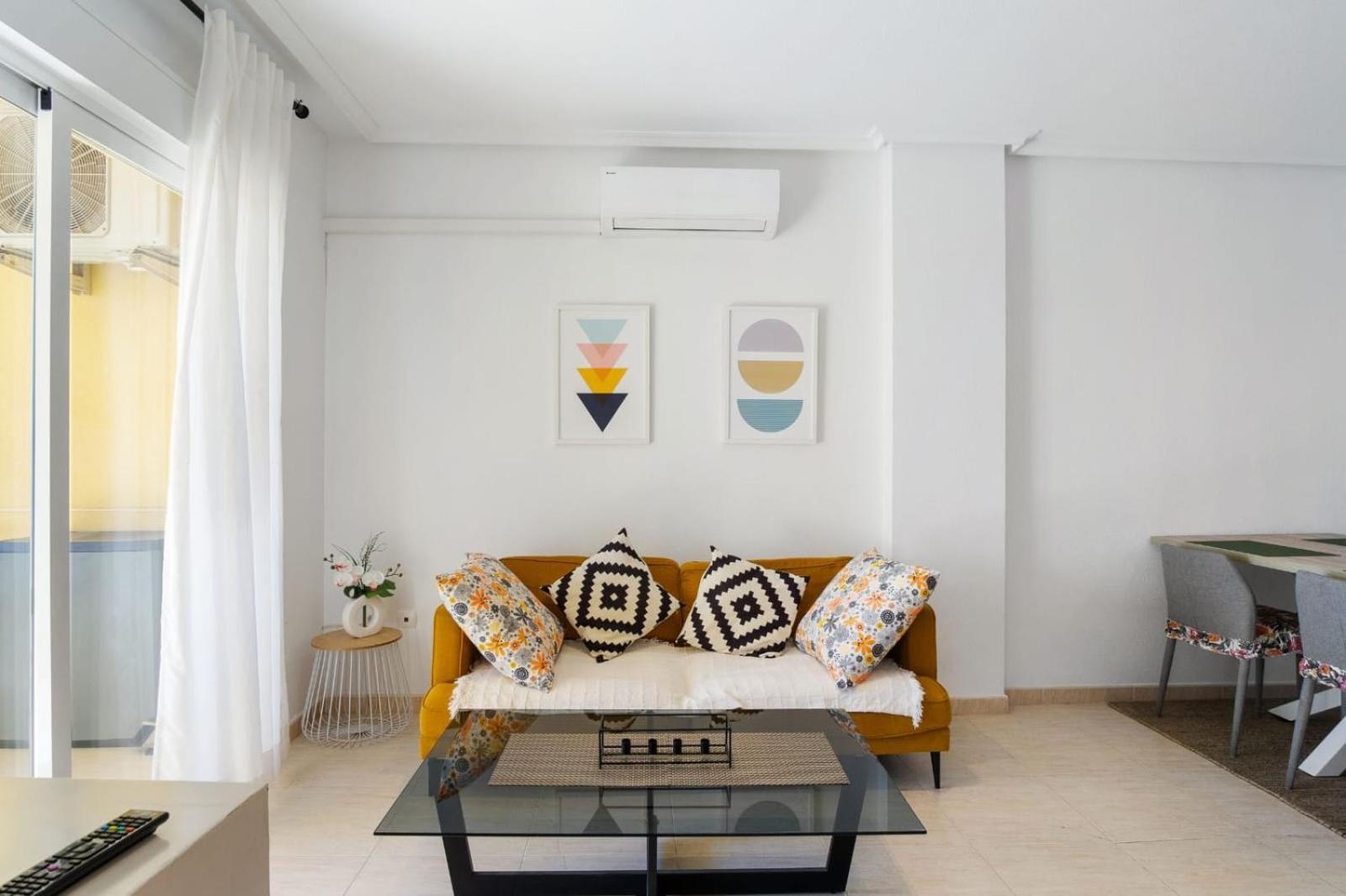 Nice Modern 2 Bed Apartment In Torrievieja تورّيفيِخا المظهر الخارجي الصورة