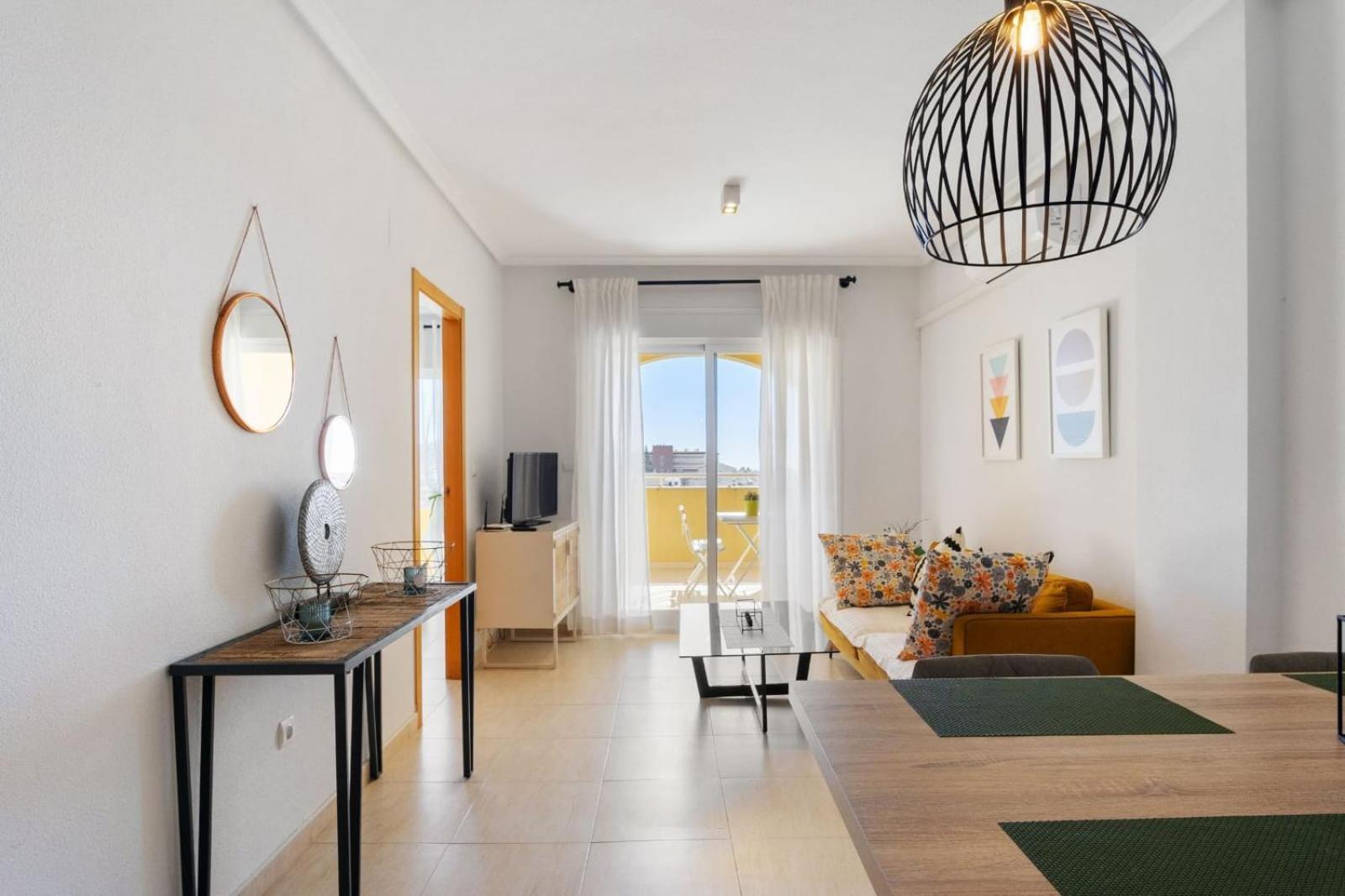 Nice Modern 2 Bed Apartment In Torrievieja تورّيفيِخا المظهر الخارجي الصورة
