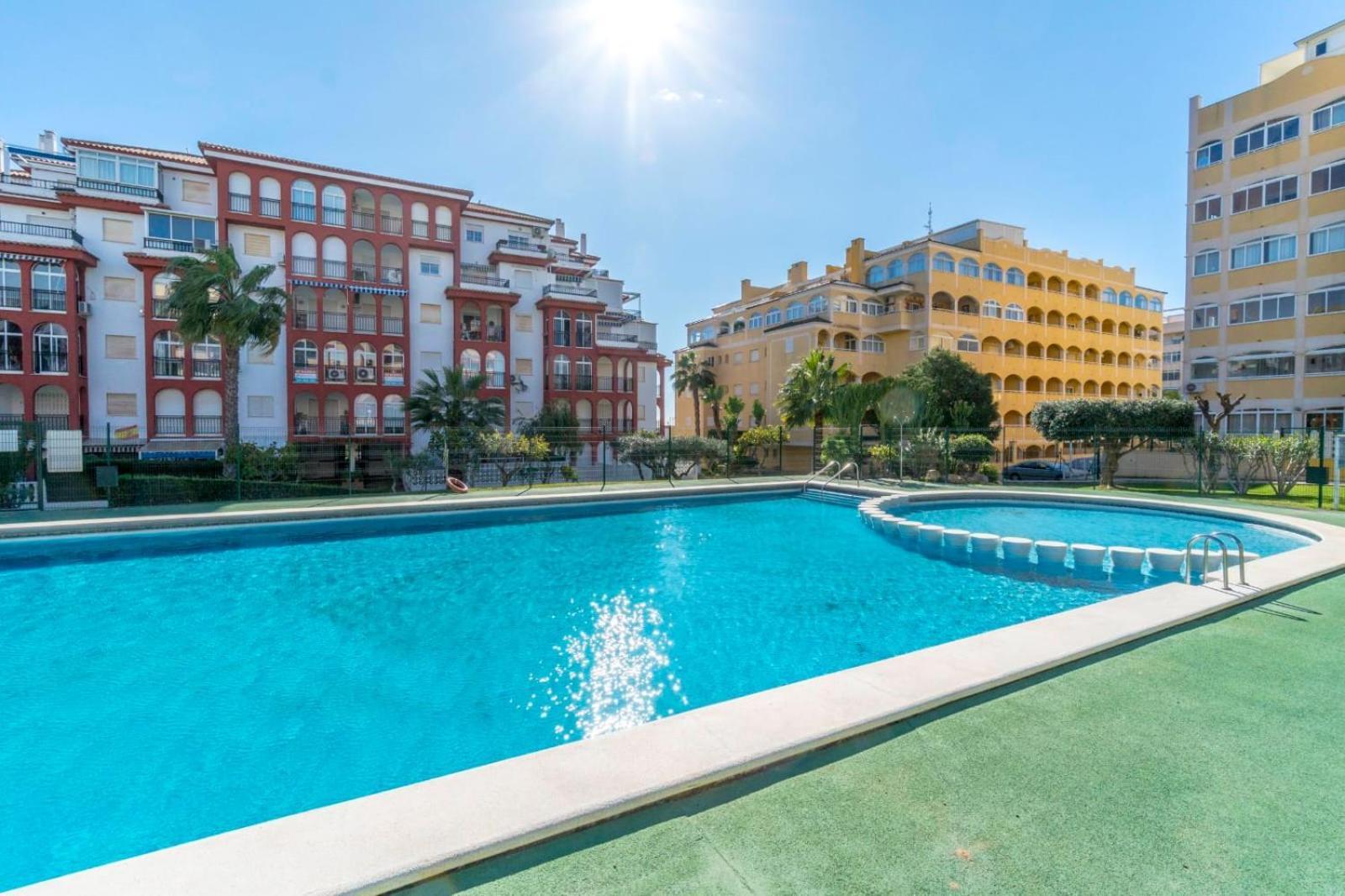 Nice Modern 2 Bed Apartment In Torrievieja تورّيفيِخا المظهر الخارجي الصورة